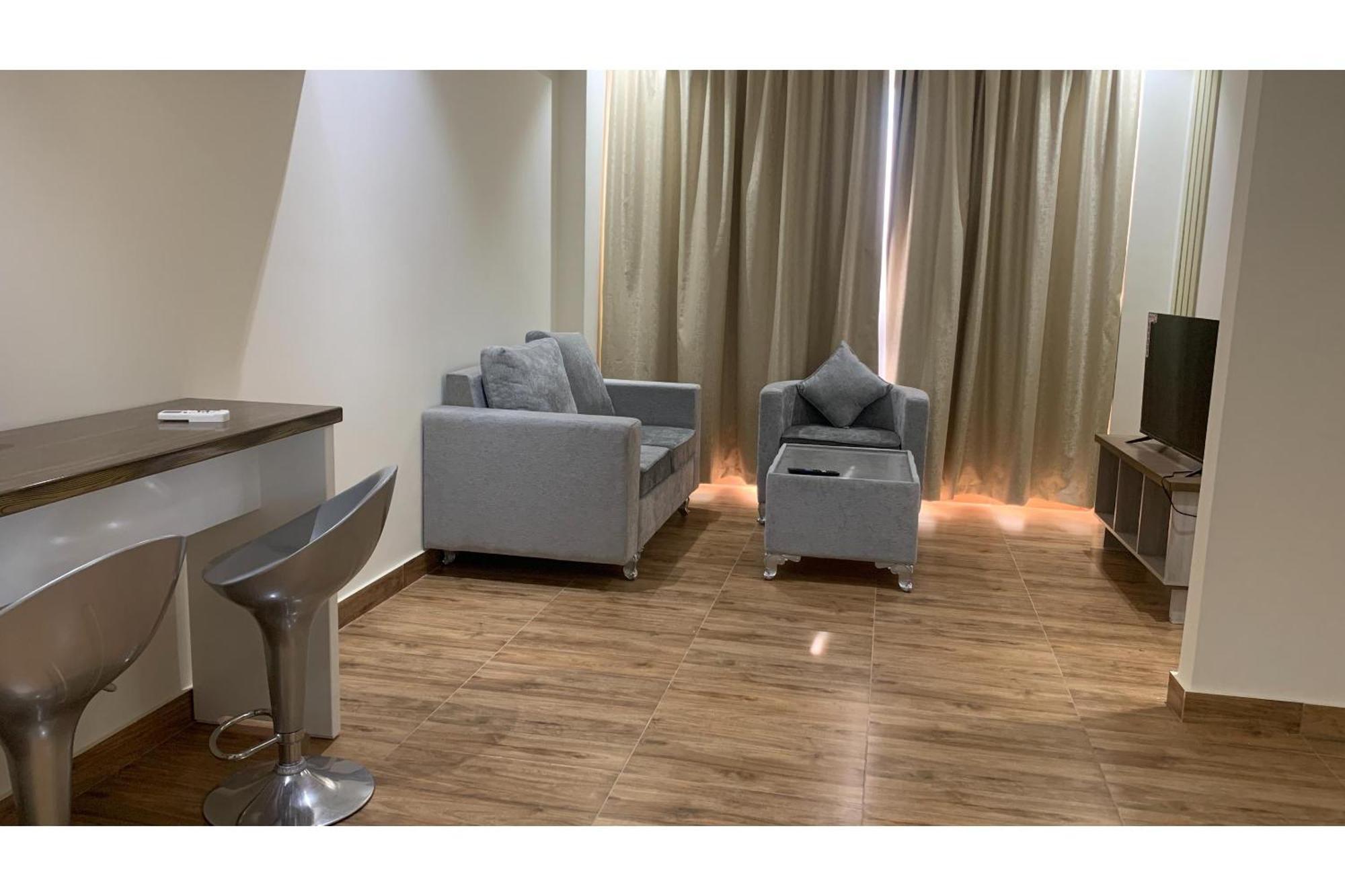 Oyo Townhouse 156 Rose 2*